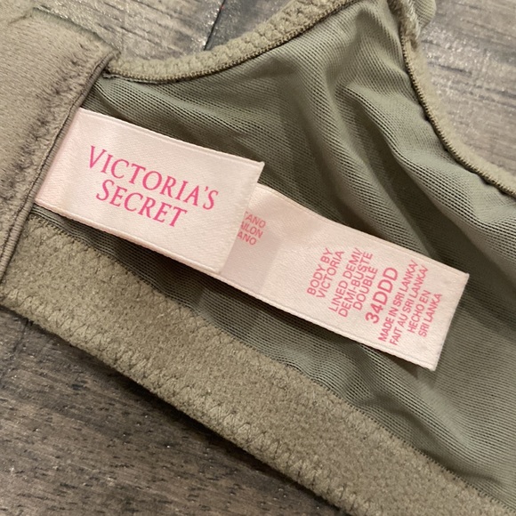 Victoria’s Secret Body By Victoria Lace Lined Demi Underwire Bra Size 34DDD/F - Picture 9 of 9